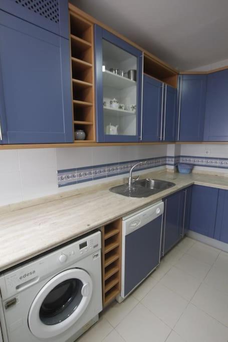 Clasica: Amigos Y Familia. Parking Gratis! Apartamento