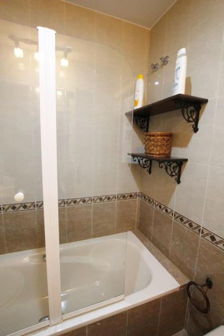 Clasica: Amigos Y Familia. Parking Gratis! Apartamento Sevilla