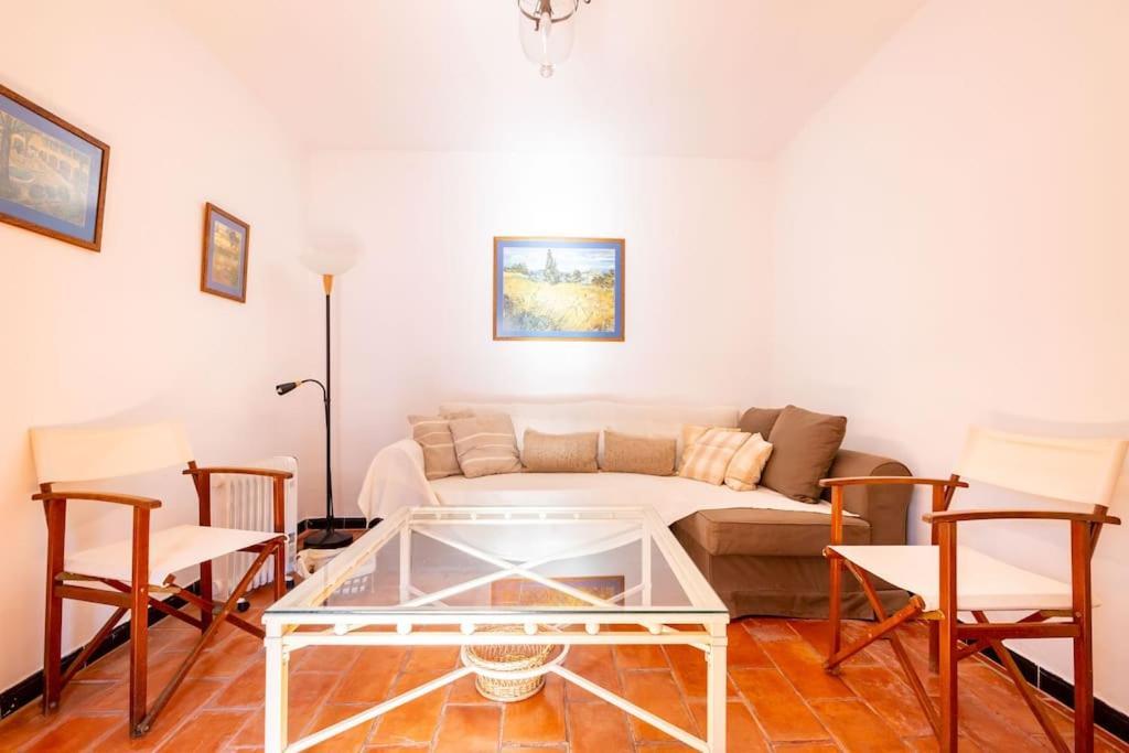 Corral Oasis * Seville