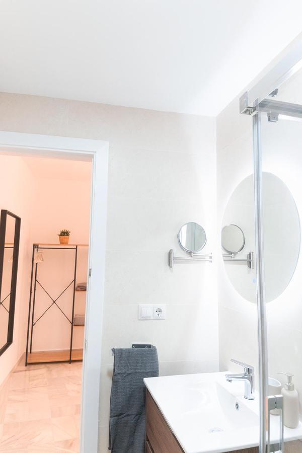 Downtown 3 Bedrooms 2 Bathrooms Wifi Apartment