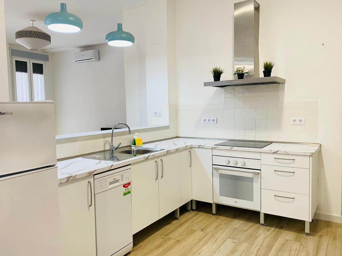 Flamenca Triana - Totalmente Equipado Wifi 2d Sofas Camas 2 Baños Apartamento Sevilla
