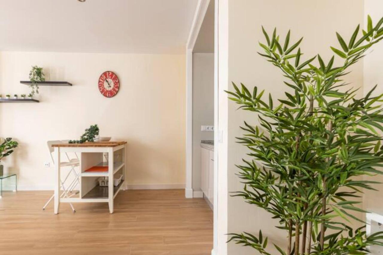 Apartamento Azahar Metropol Parasol, Parking Gratis Coches Medianos Sevilla