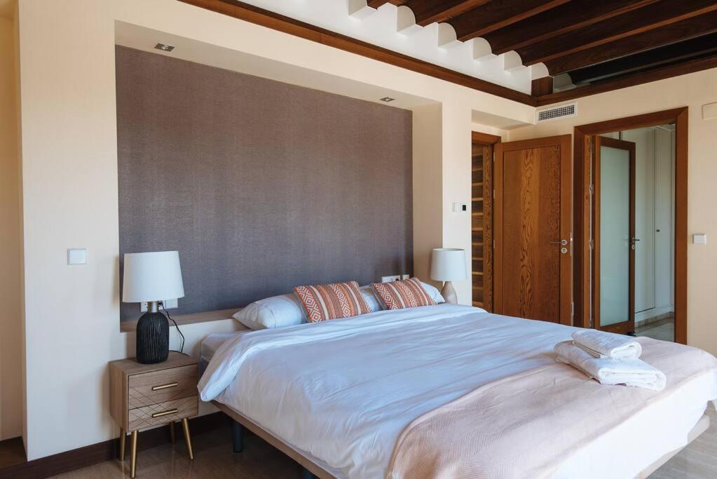 Rabadan Brand New Amazing House With Terrace Parking Сasa de vacaciones Sevilla