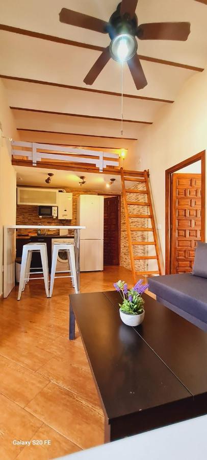 Magnifico Tipo En Triana Apartamento