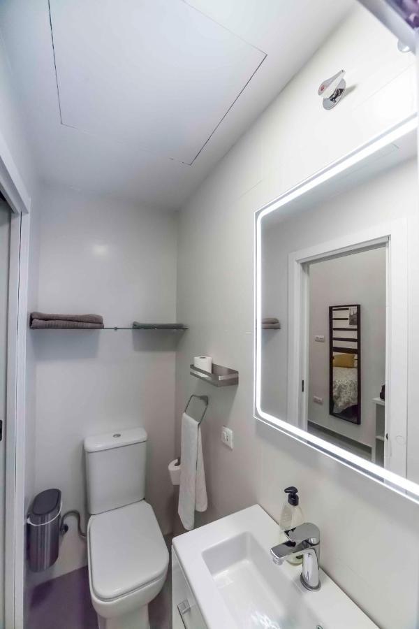 Mar - Beautiful With Two Bedrooms And Two Bathrooms * Sevilla