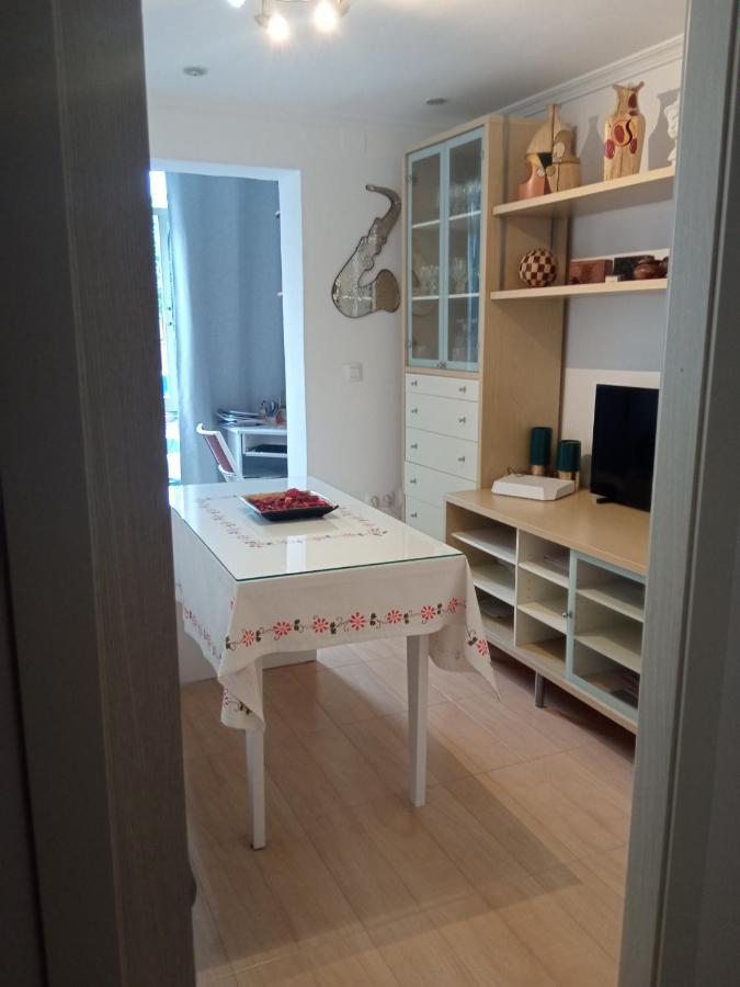 Habitación en casa particular Habitación Individual En Apartamento Compartido Con La Anfitriona Sevilla