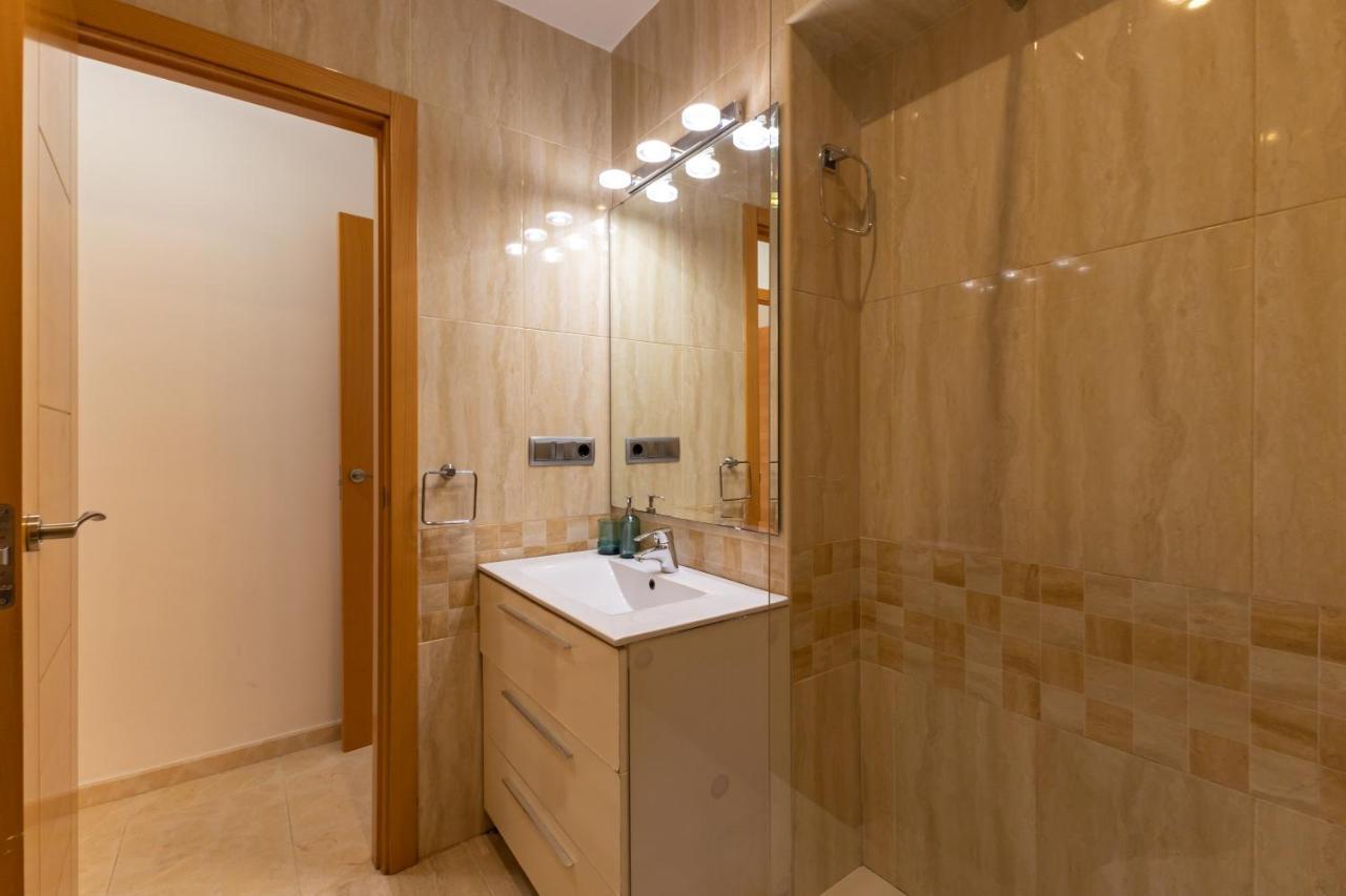 Charming 3 Bedroom At Triana Center By Oui Apartamento
