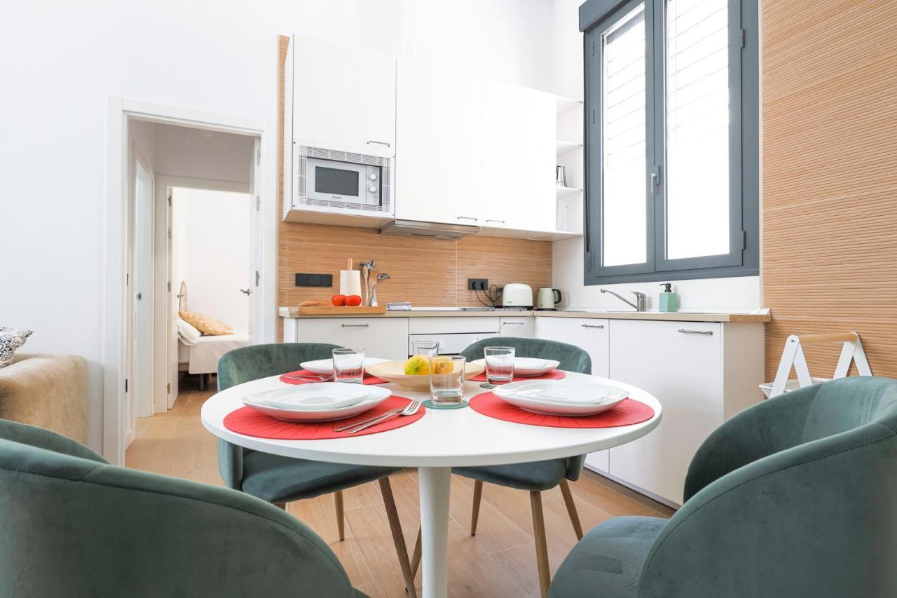 Oasis In The Heart Of - 2 Bedroom With Free Parking *