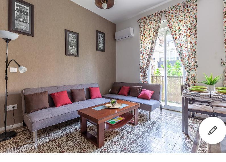 Apartment Violeta With Cozy Balcony