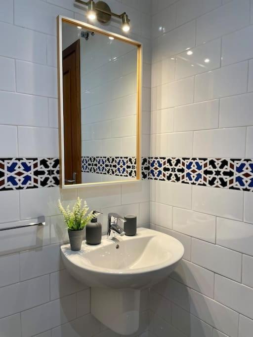 Acogedor Loft+parking Junto A Catedral Sevilla