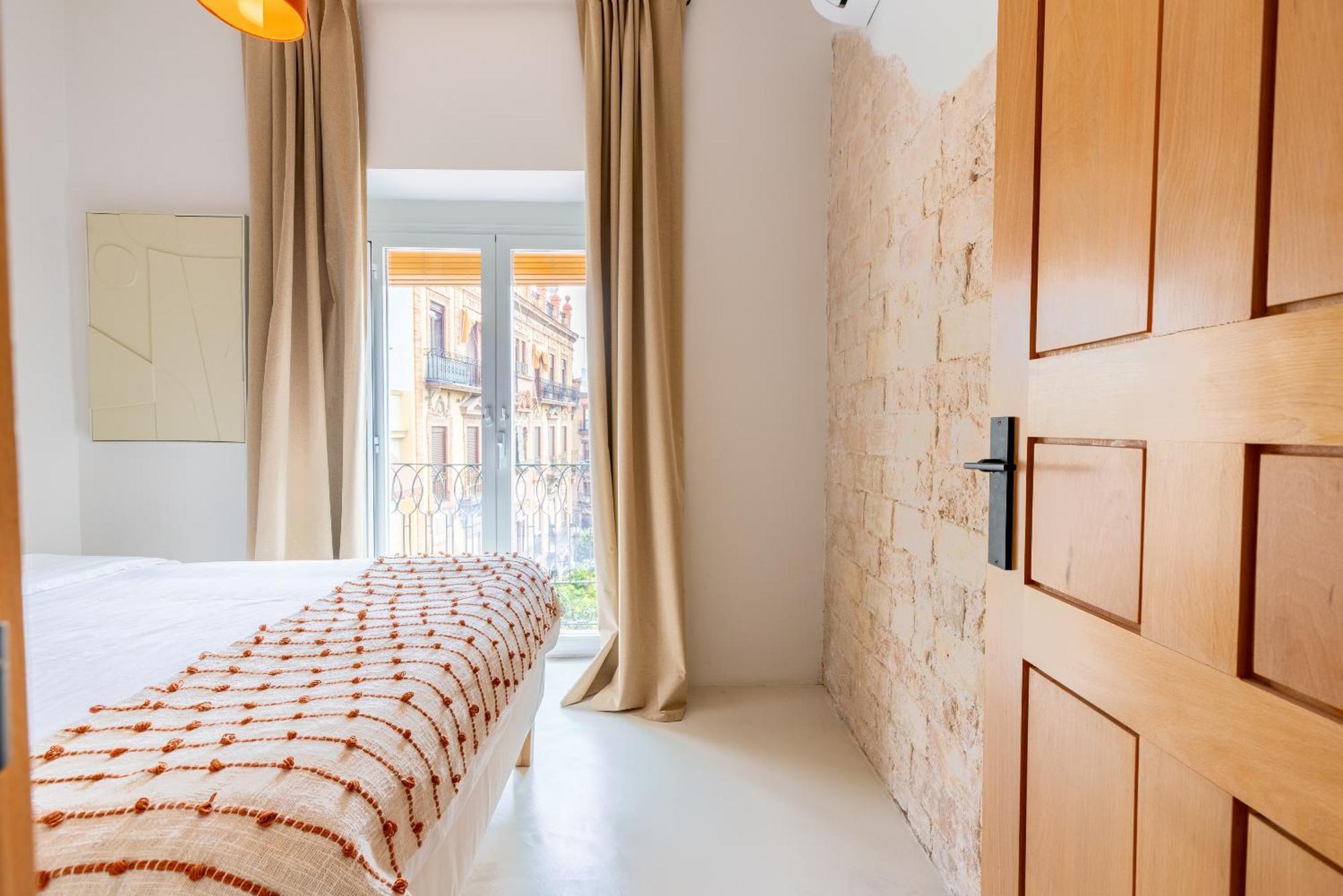 Apartment Ad3b Bright 3br And 2bath Downtown Seville