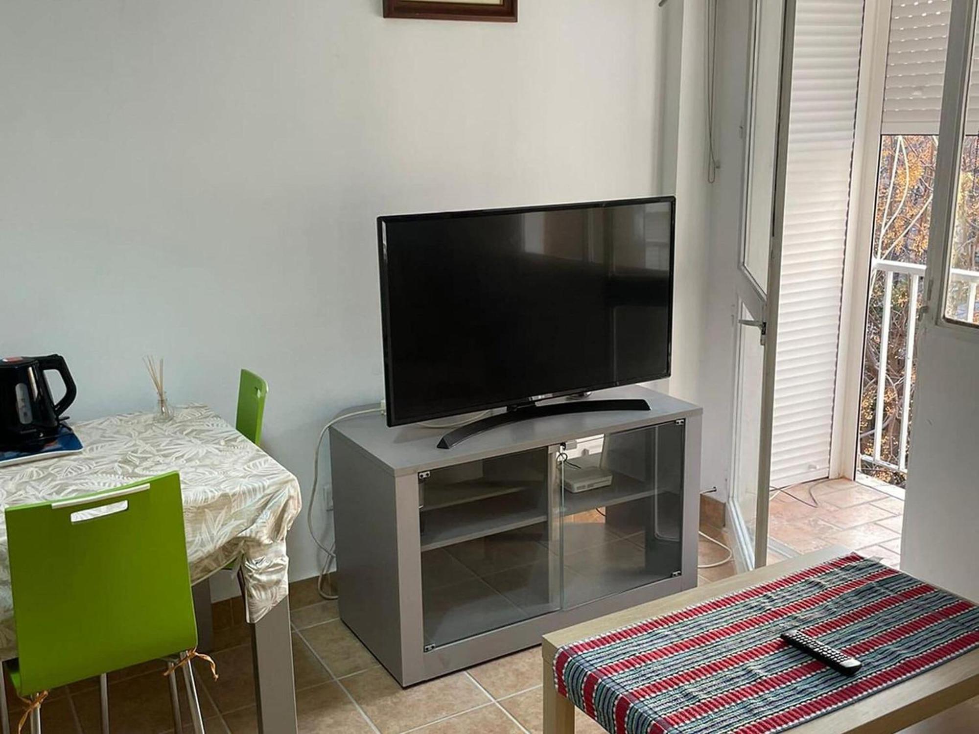 Cosy With Shared Balcony * Sevilla