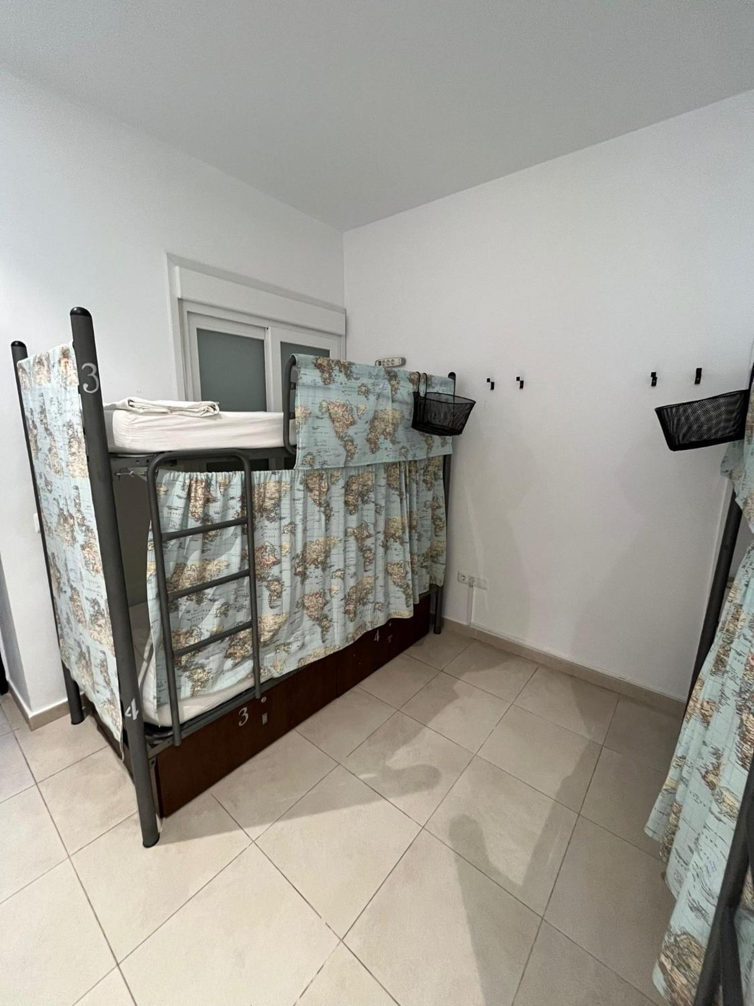 Hostal A2c (adults Only)