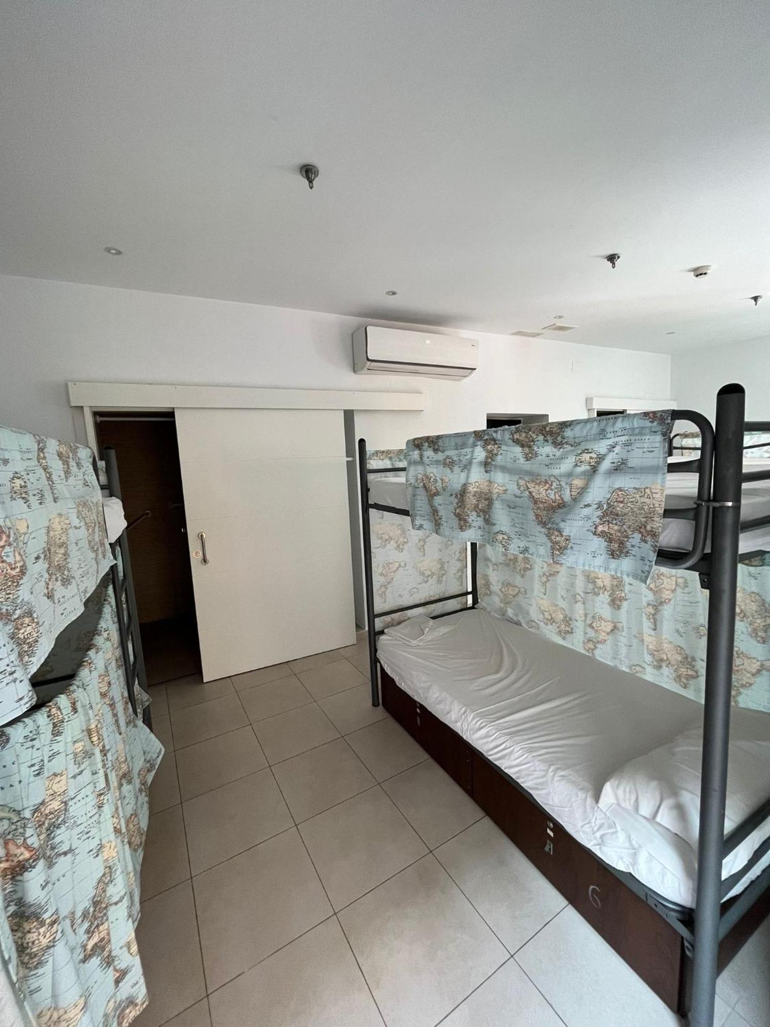 Hostal A2c (adults Only) *