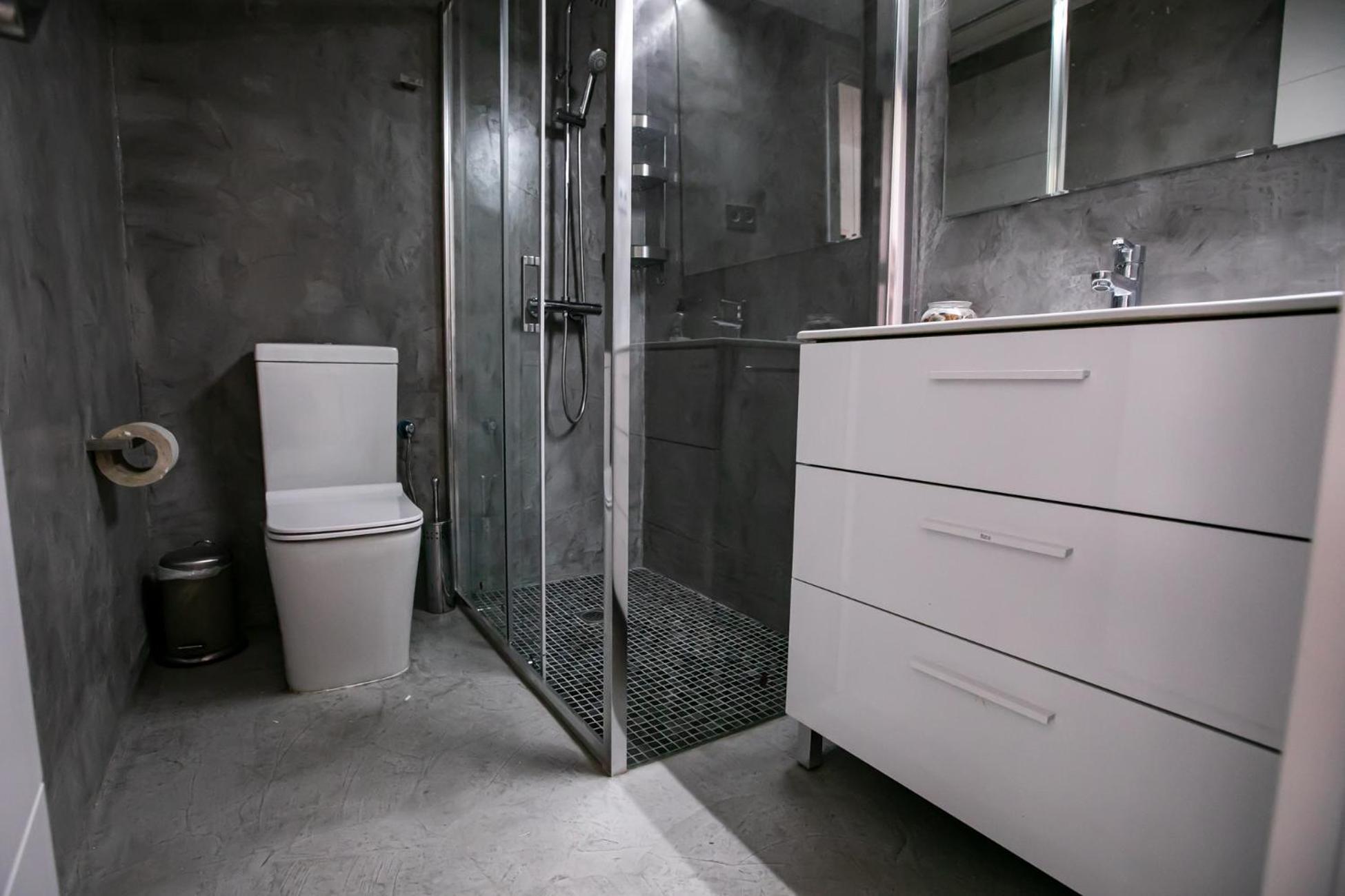 Doctor Eusebio Leon Apartment *