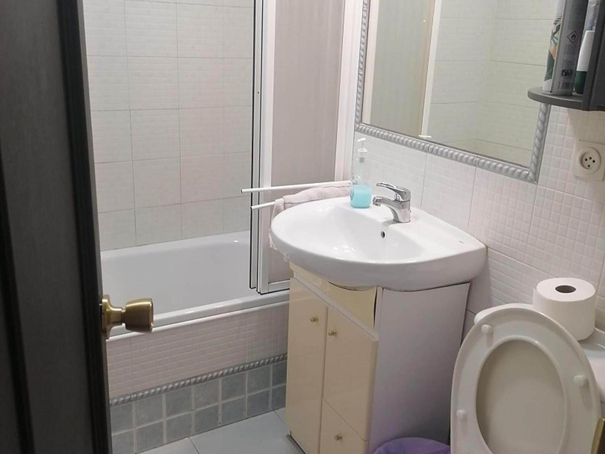 Cosy With Shared Balcony Apartamento
