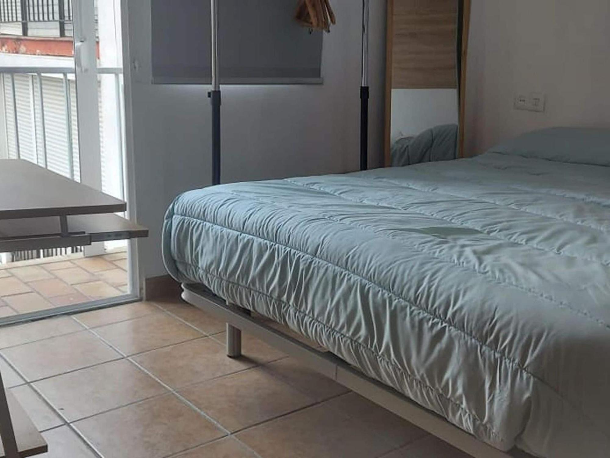 Cosy With Shared Balcony Apartamento Sevilla
