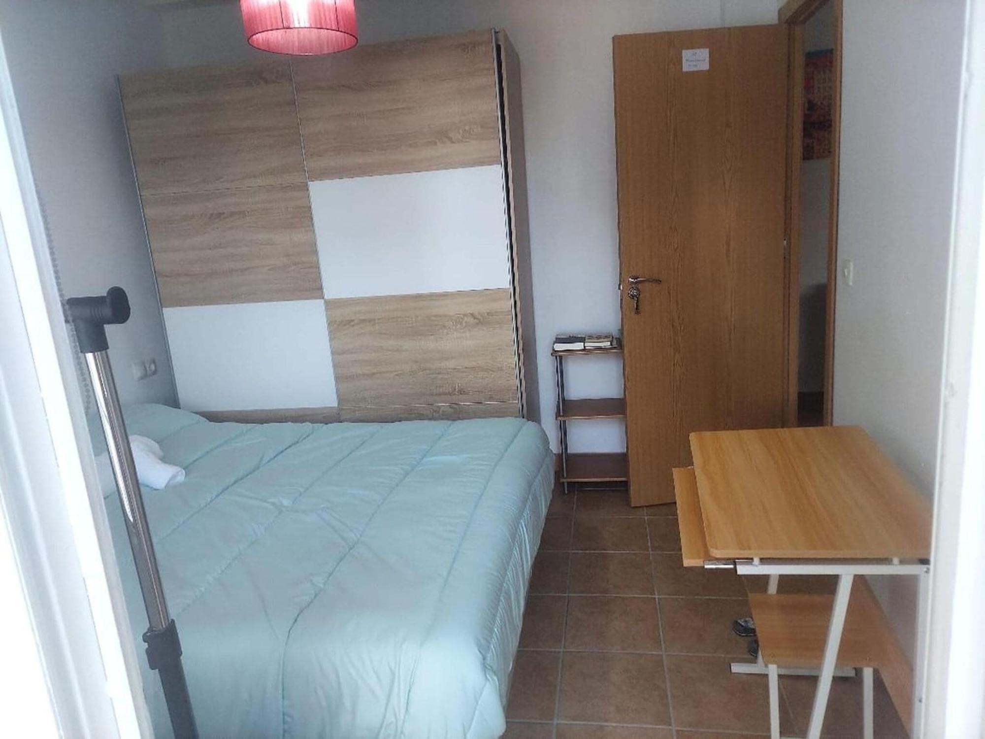 Cosy With Shared Balcony * Sevilla