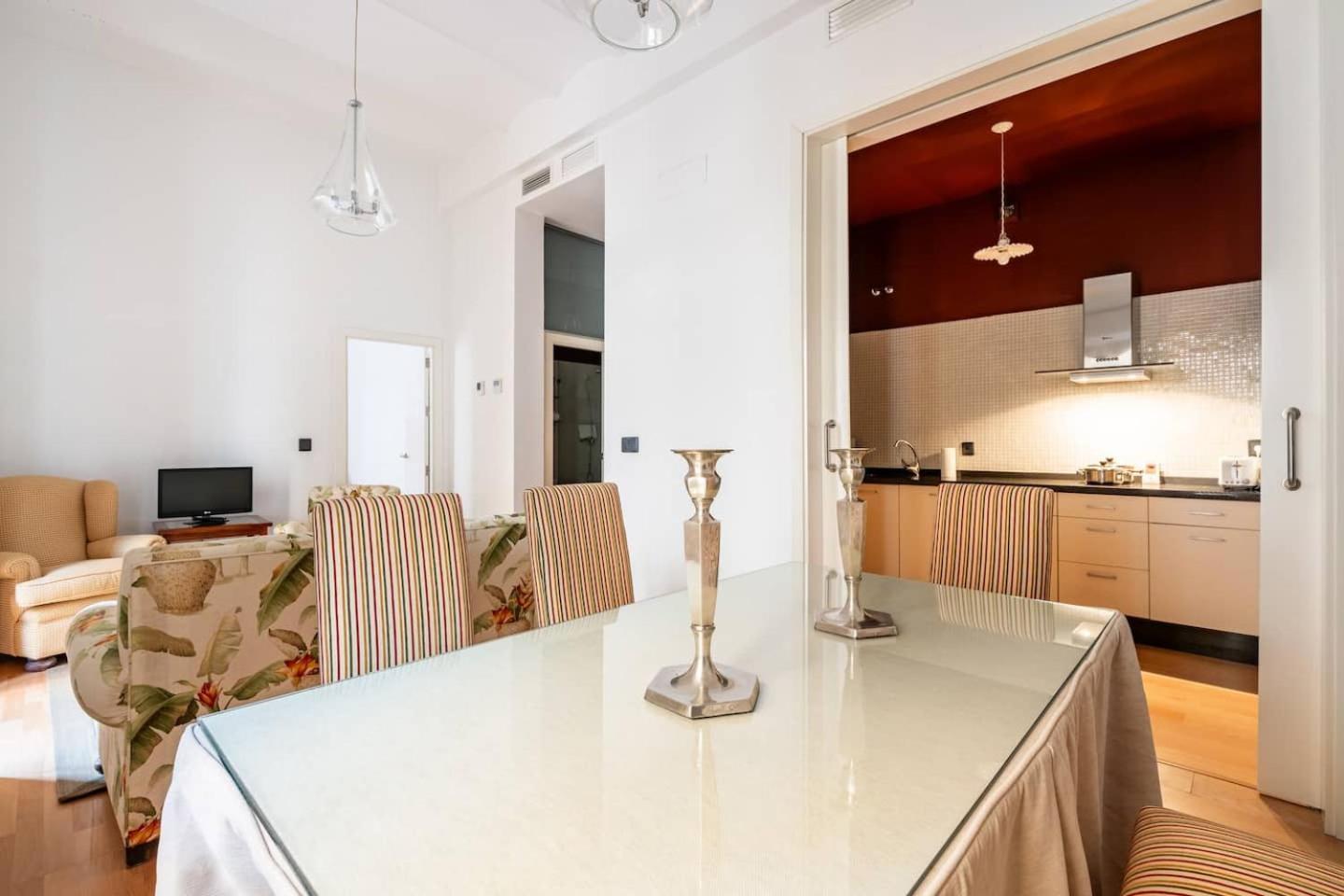 Apartamento Komodo Sierpes: Bright & Classy Sevilla