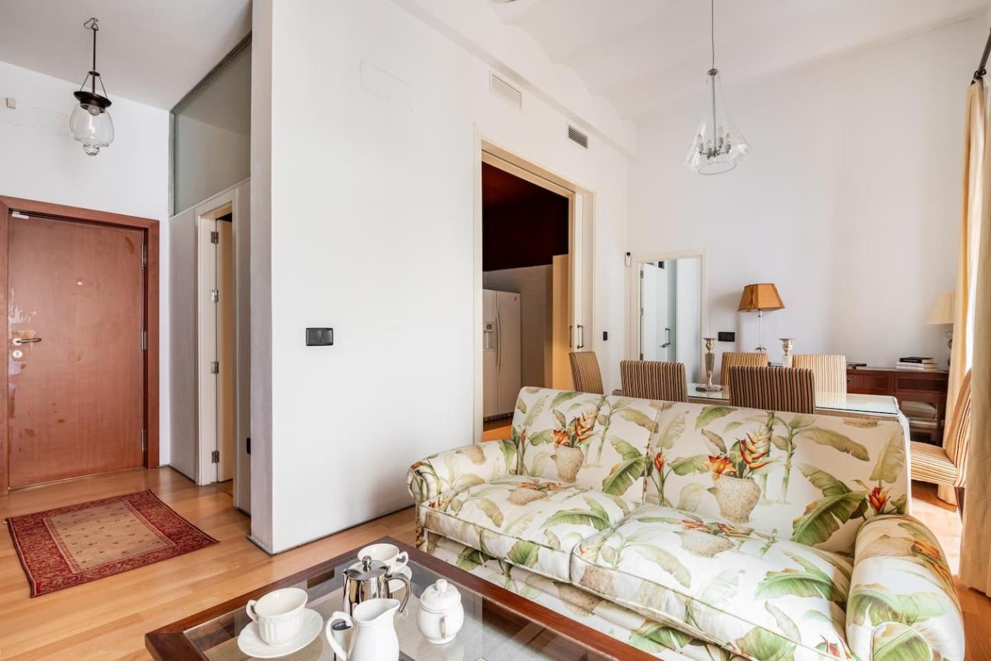 Apartamento Komodo Sierpes: Bright & Classy *