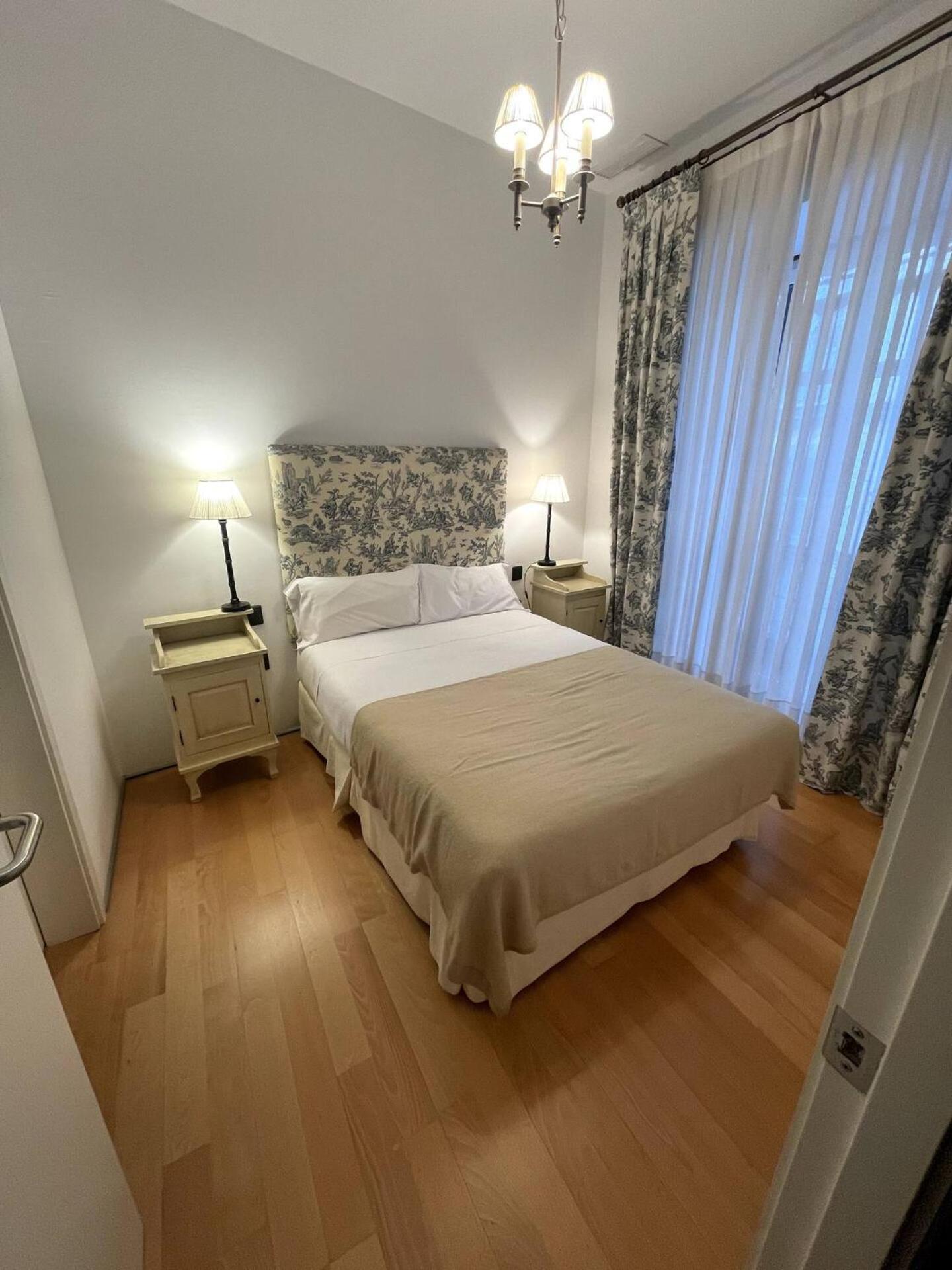 Komodo Sierpes: Bright & Classy Sevilla