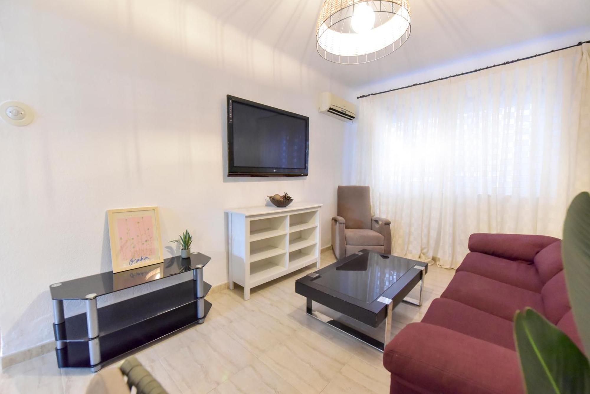 Apartment Large Functional Apartment!