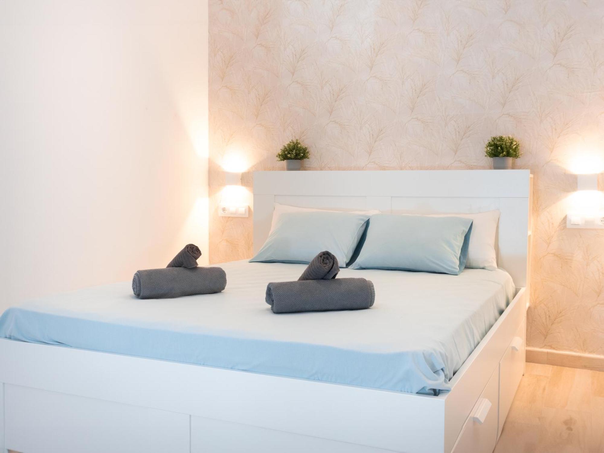 Estudio Con Jacuzzi Privado En El Barrio De Triana Apartamento