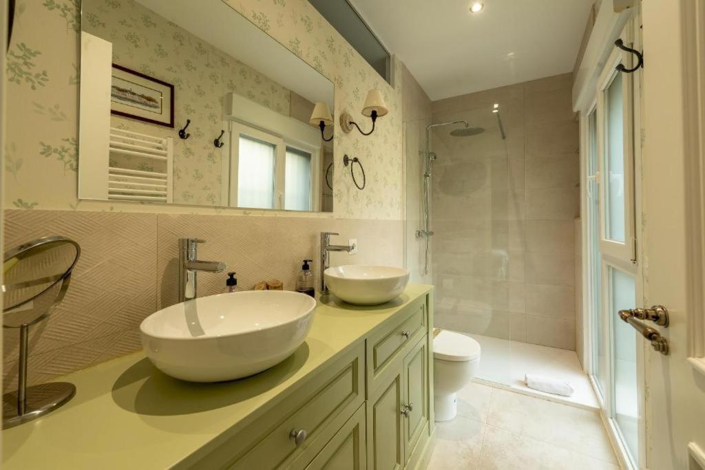 Wide With Beautiful Kitchen 2bd 3bth -arenal Apartment