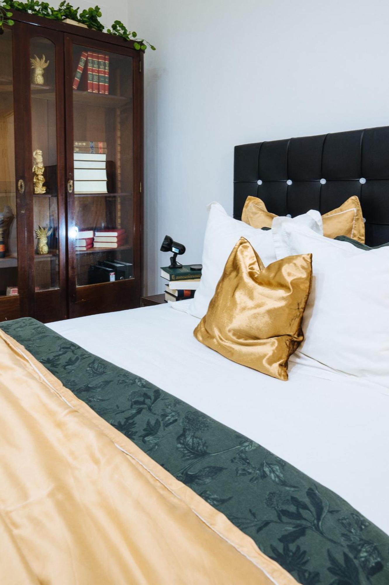 Elegant Interior In Centre Homestay Seville