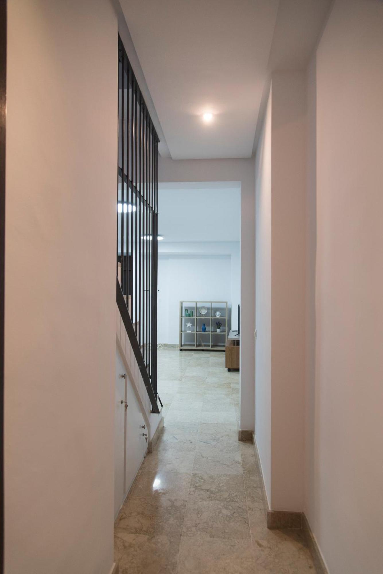 Nightinsevilla Teodosio Free Parking