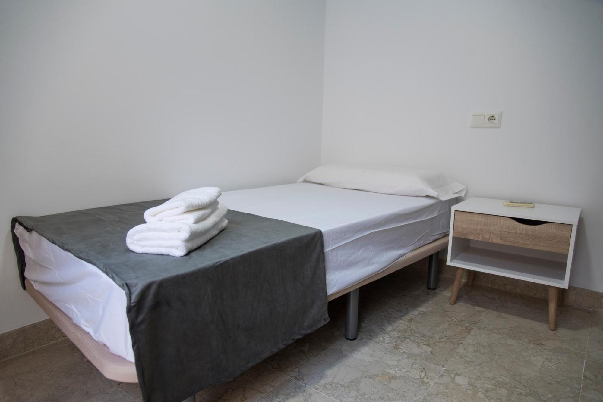 Nightinsevilla Teodosio Free Parking