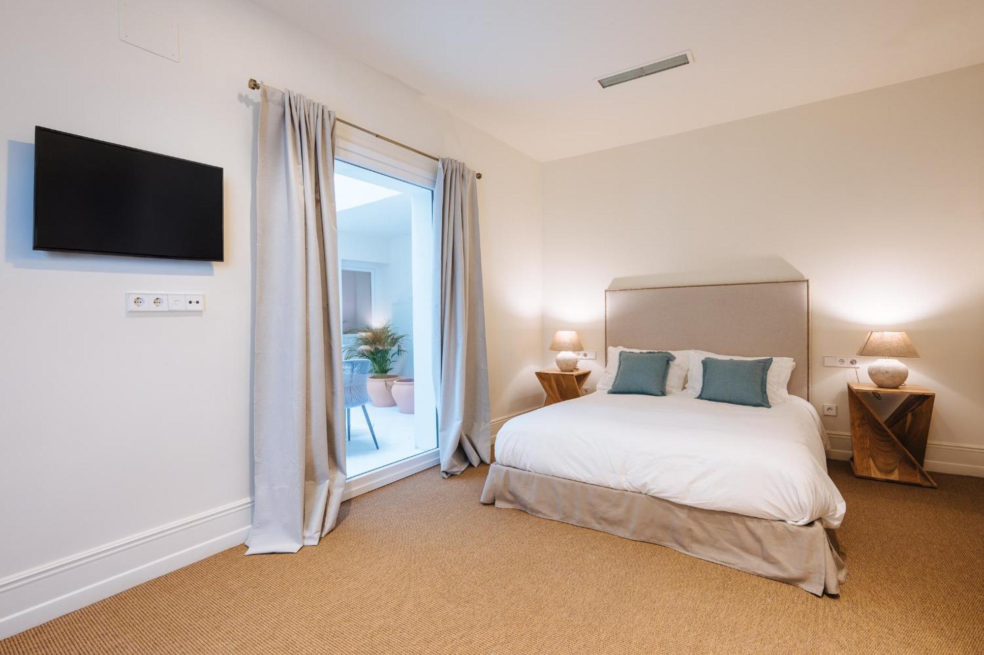 Apartamento Luxurious With Andalusian Patio And Pool, Facing The Cathedral *
