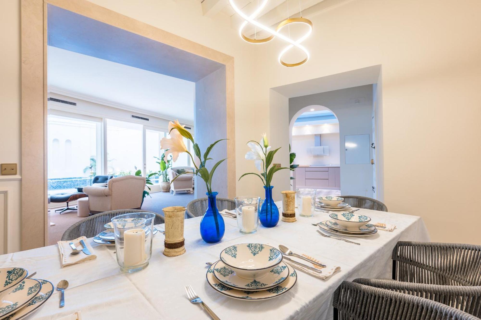 Apartamento Luxurious With Andalusian Patio And Pool, Facing The Cathedral Sevilla