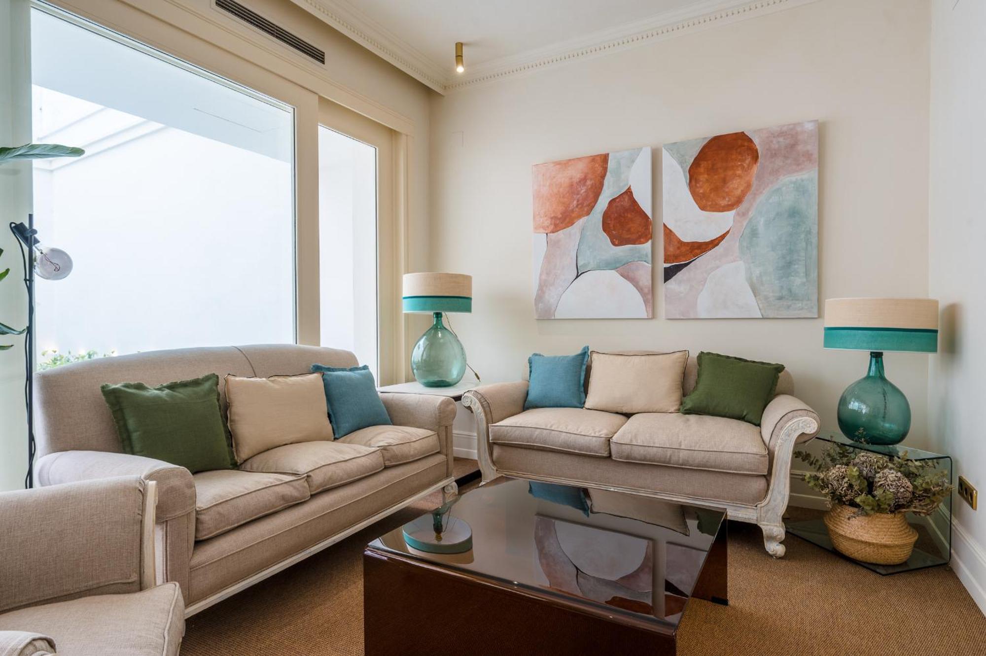 Luxurious With Andalusian Patio And Pool, Facing The Cathedral Sevilla