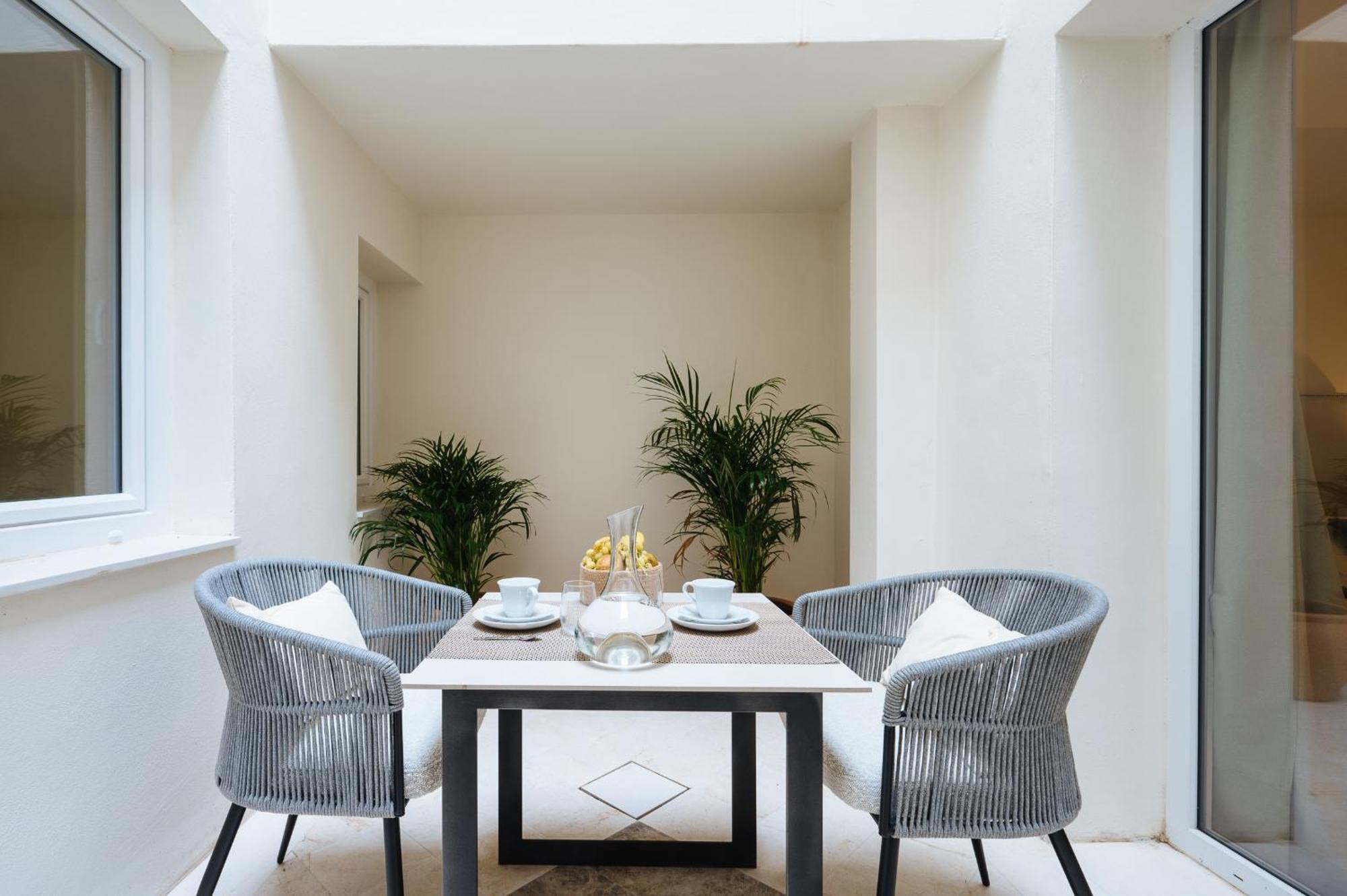 Apartamento Luxurious With Andalusian Patio And Pool, Facing The Cathedral Sevilla