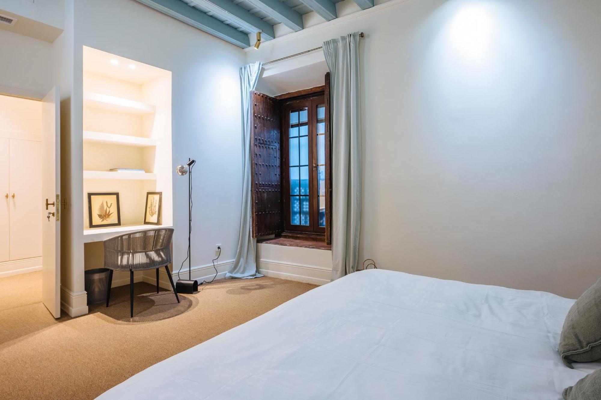 Apartamento Luxurious With Andalusian Patio And Pool, Facing The Cathedral