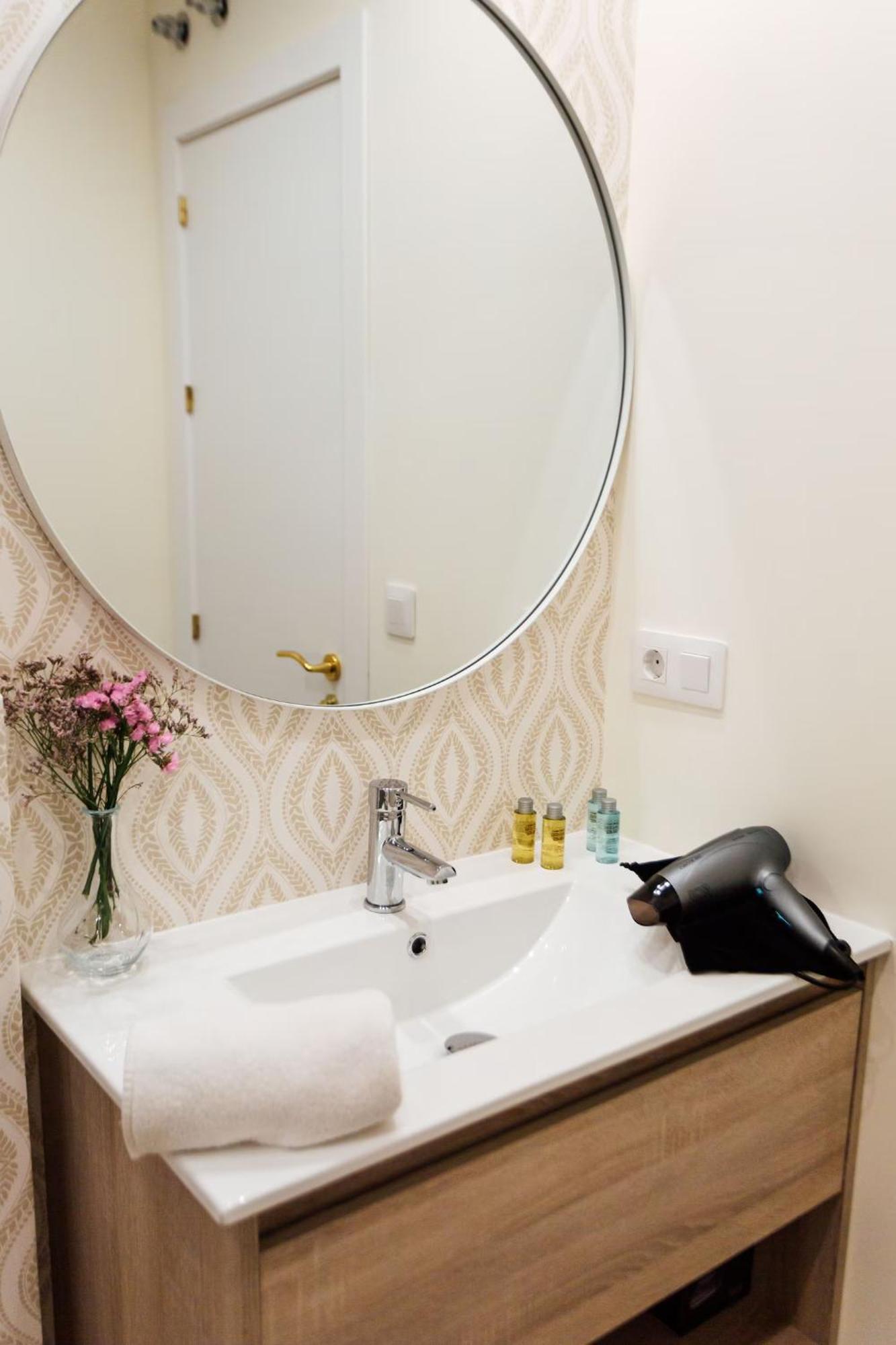 Reformed And Comfy- 2bd 2bth- Arenal * Sevilla