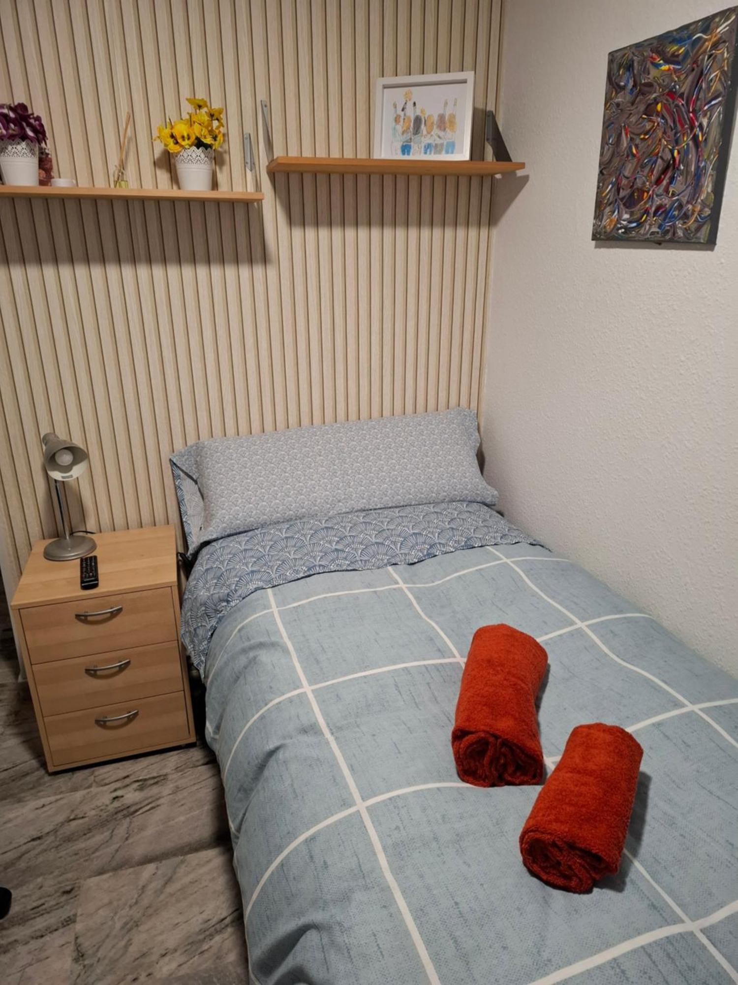 Particular Con Bano Privado * Sevilla