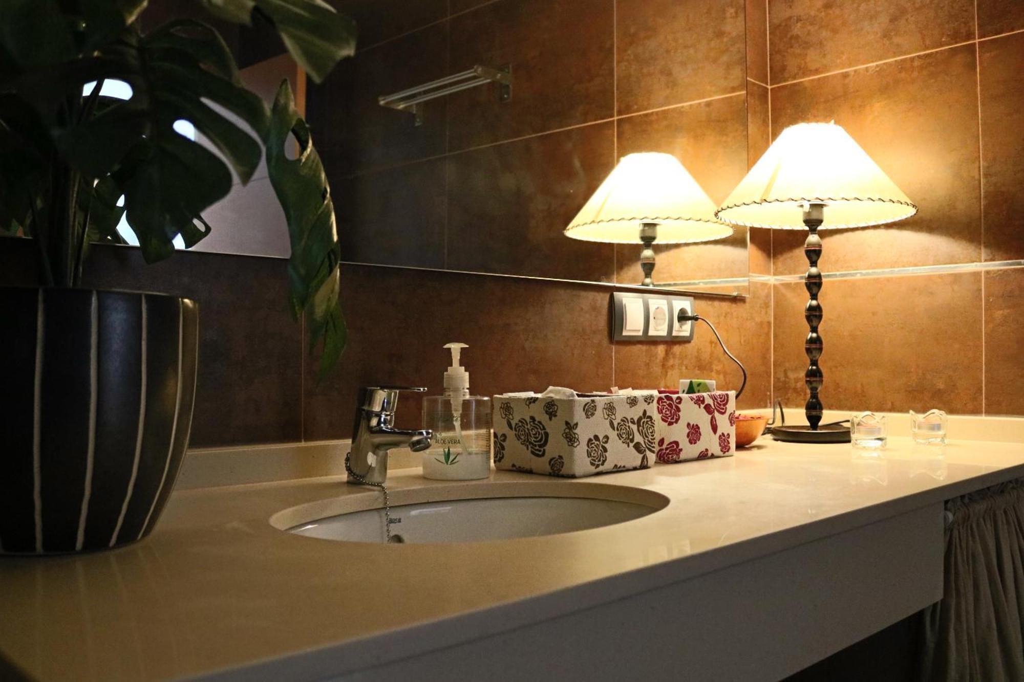 Center - Aloha Apartment *