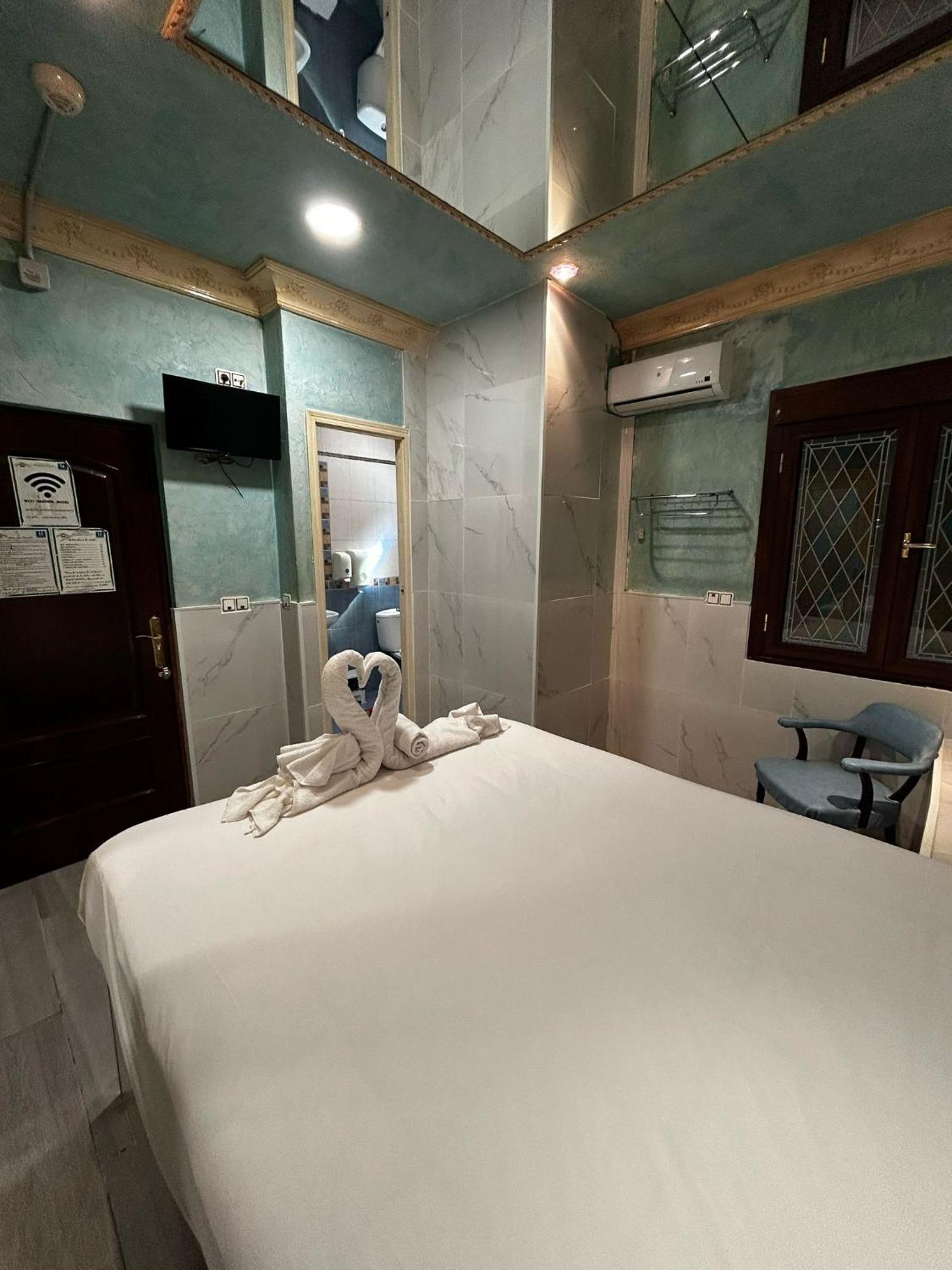 Avenida Andalucia - Solo Adultos Guest house