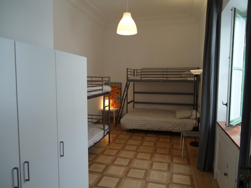 Martinez Montanes Guest house *