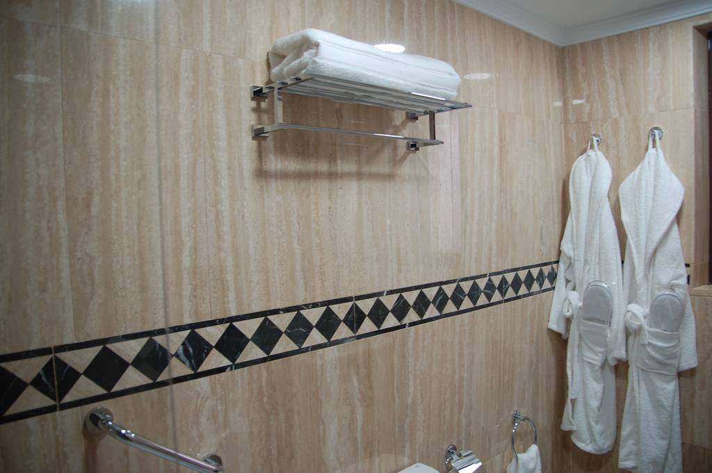 Luxury Ultra * Seville