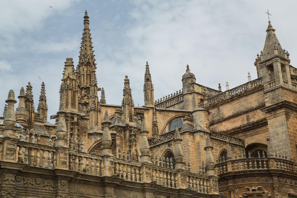 Luxury Ultra * Seville