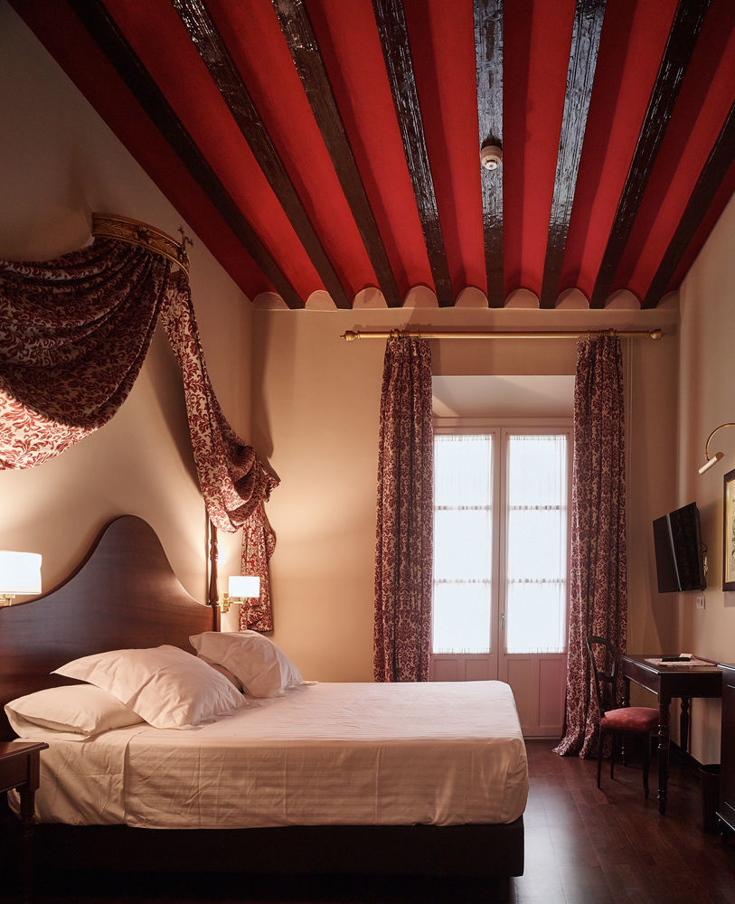 Hotel Casas De El Arenal 4*
