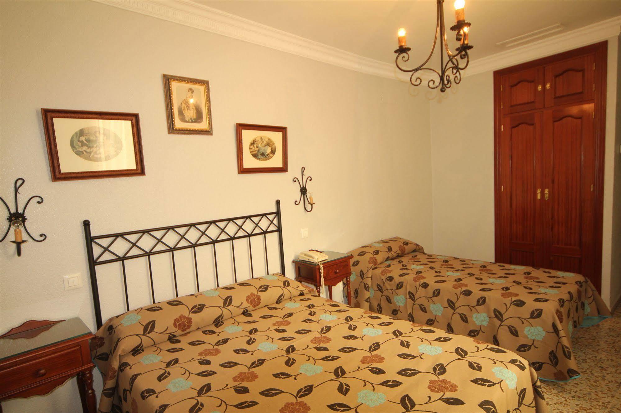 Roma 2* Sevilla