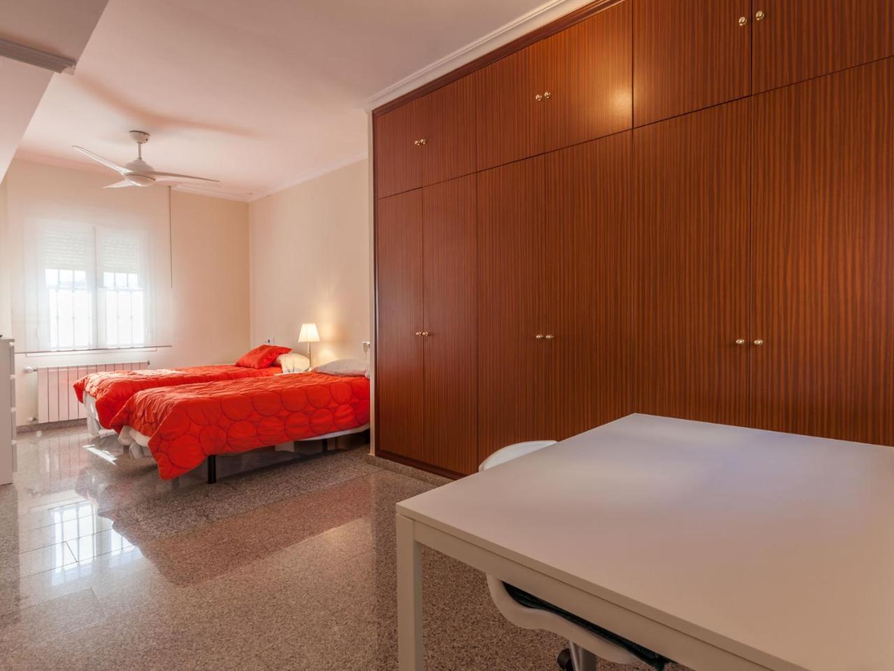 Сasa de vacaciones Holiday Nervion: Ciudad Jardin Sevilla