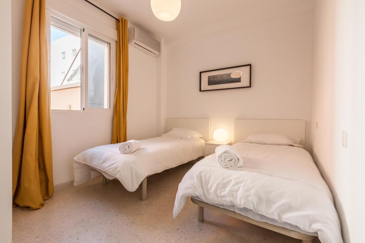 Triana With Free Parking Apartment