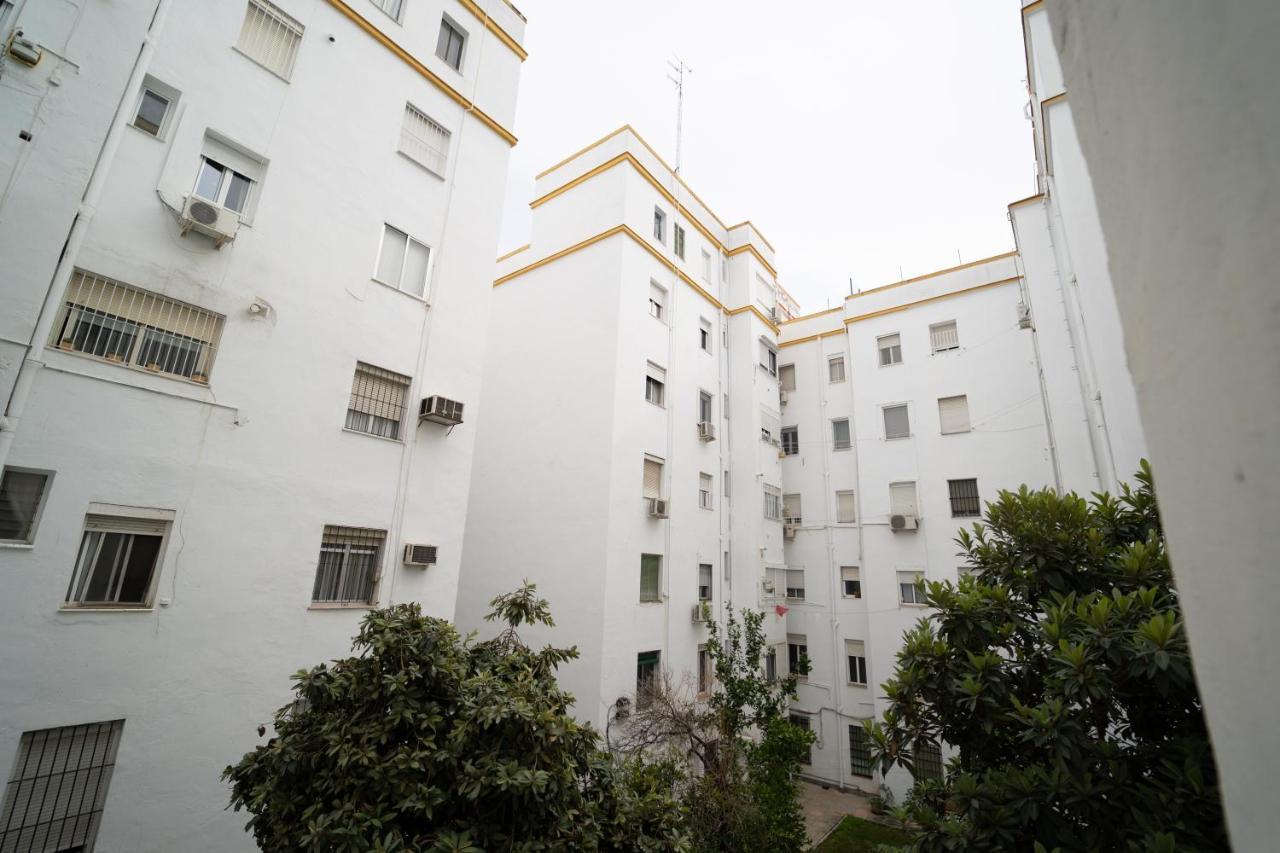 Larra Nervion Seville