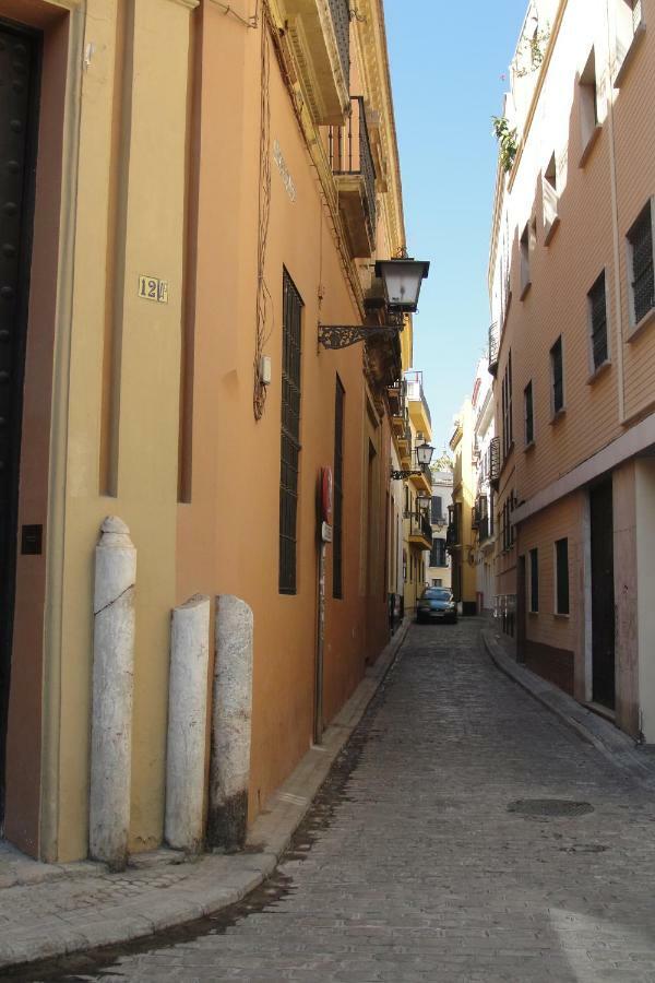 Columnas De Adriano. Calle Mármoles, 5 Apartamento