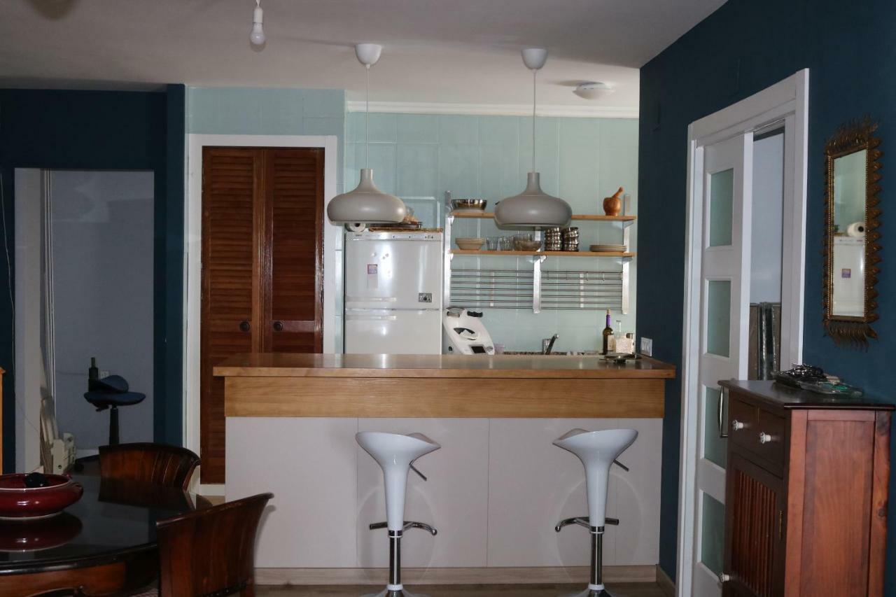 Calle Martinez Montanes, 19 Habitación en casa particular